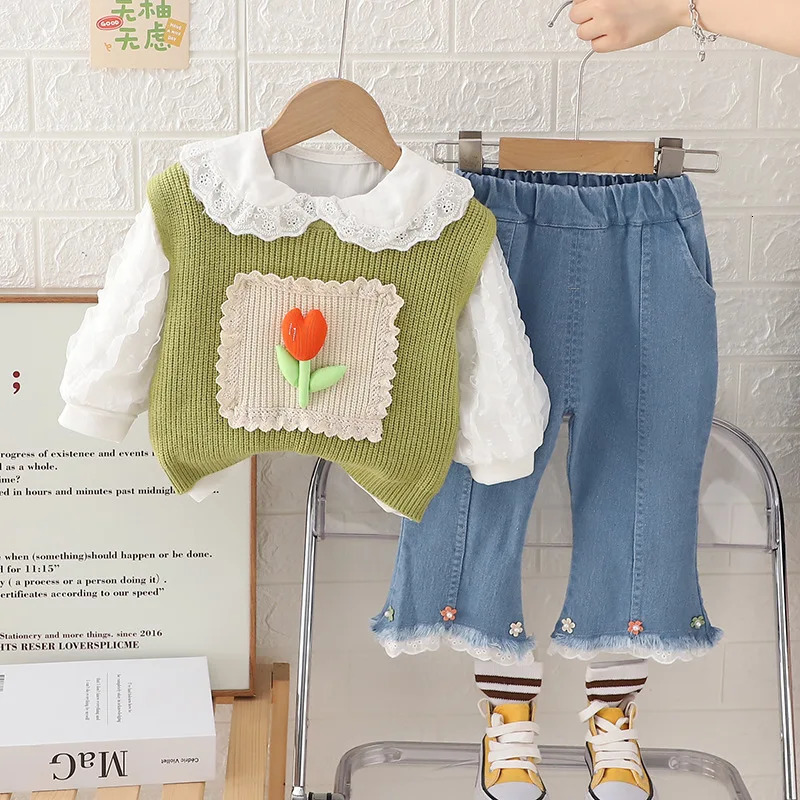 Spring and Autumn Preschool Girls 3piece Clothing Set Cotton Lace Bubble Sleeve Shirt Knitted Flower Vest Flange Jeans 250319