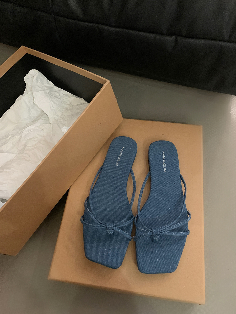 French Style Designer Slippers, Women's Sandal Outdoor Scatter Shoes, Wearing A Luxurious Feeling 2025 Summer New Silver Flat Slippers With Skirt