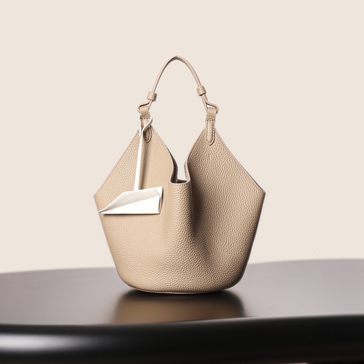 Genuine Bucket Niche Large Capacity High End Feeling Top Layer Cowhide Handbag Women S Genuine Leather Vegetable Basket Bag Shoulder Bags