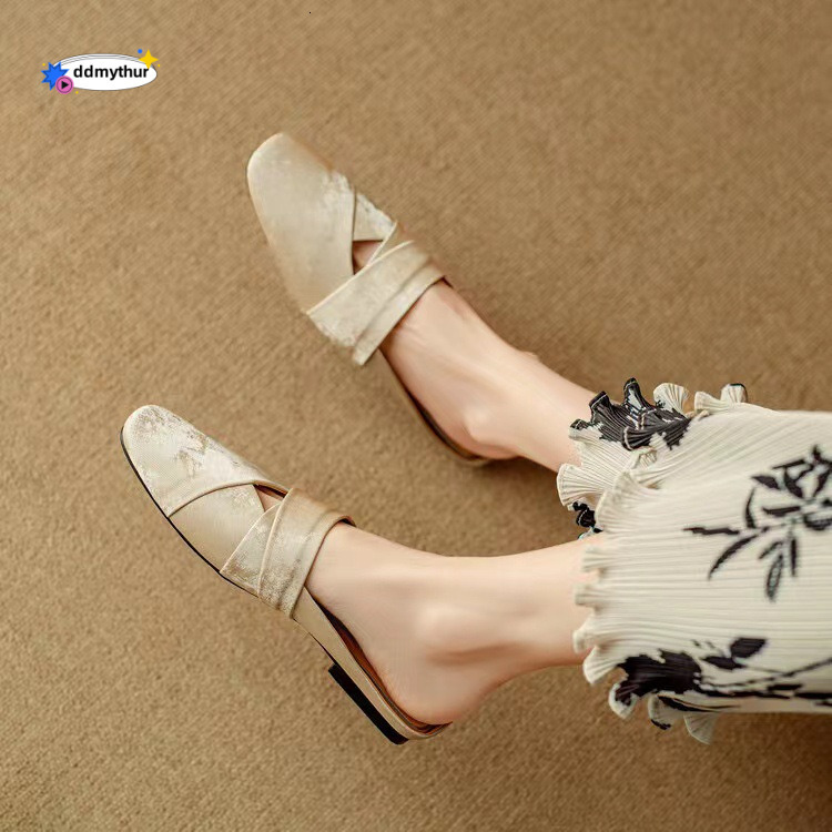 Chinese style French round square head hollowed out baotou semi trailer women's cowhide flat bottom, one foot pedal cool mop green ddmythur
