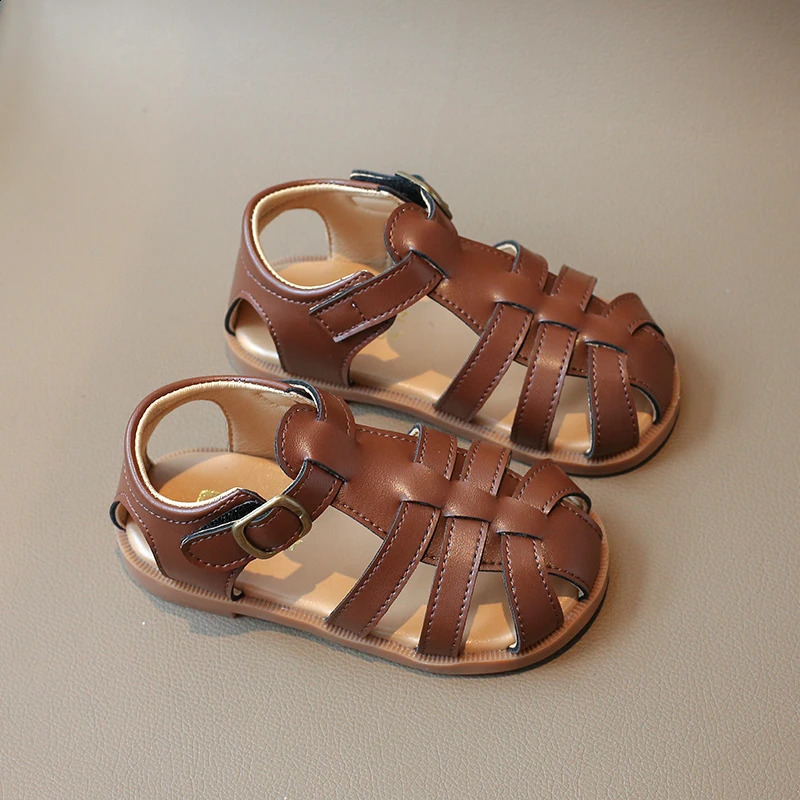 Preschool sandals 2024 summer baby beach shoes borns first walking boys and girls sports closed sole 250312