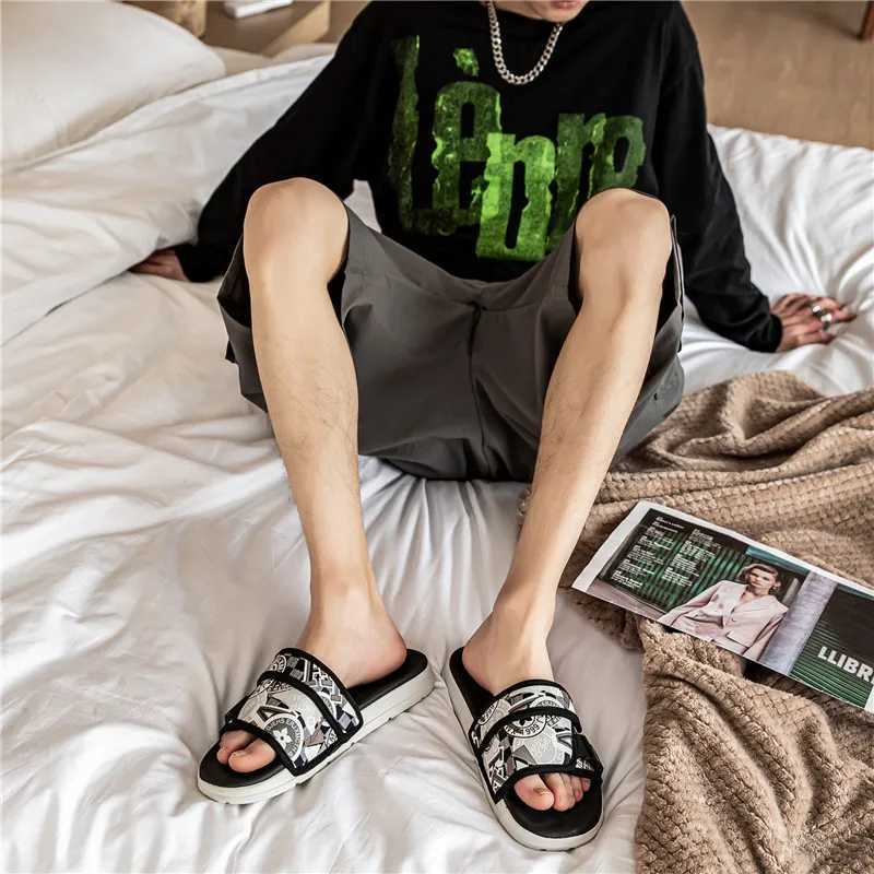Summer mens outdoor slider soft bottom anti slip indoor slider Fi hook and loop flat slider leisure beach flip cover Y250320