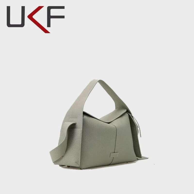 UKF New Niche Fashion Trend Bags Versatile Portable Casual Large Capacity Shoulder Strap Design Commuting Handbag