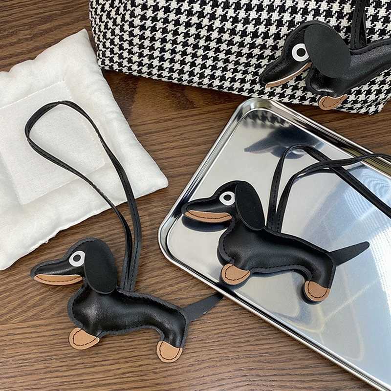 Sausage dog keychain PU leather dog keychain womens bag pendant jewelry small keyring keyholder giftXJ250319