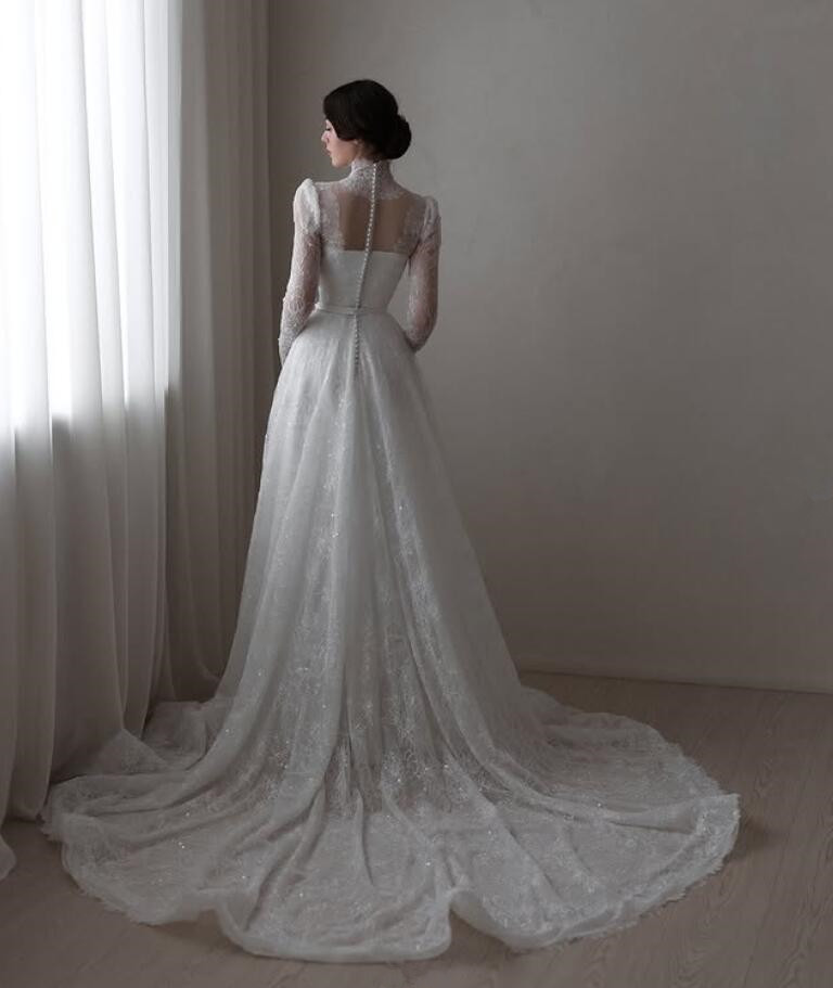 2025 Modern Princess Muslim Wedding Dresses High Neck Full Lace Applique Buttons Back Customsized Bride Wear Wedding Gown