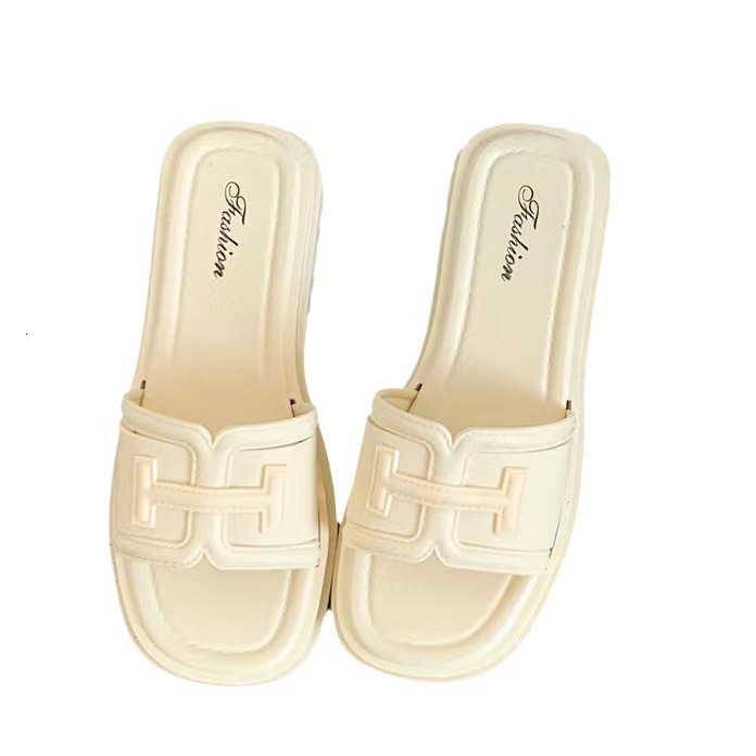 2025 Designer Spring Women's Slippers New Sandal Instagram Flat Bottom Multi Functional Beach Fashion Single Word Slippers Small Fragrance Type