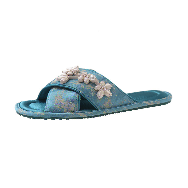 2025 New Chinese Flat Comfortable Sandals With Women's Design Sense Outdoor Clothing Paired With Cool Slippers To Create Holiday Home Decoration 
