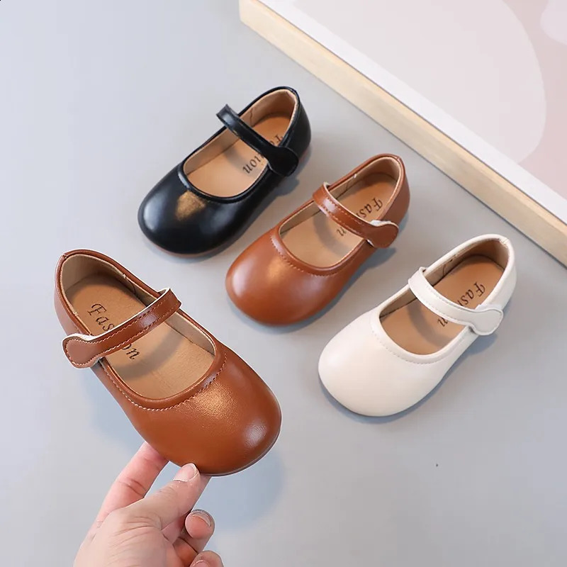 Baby Childrens Single Shoes Brown Round Head Leather Boys Girls Solid Color Soft Nonslip Kids Sandals 250312