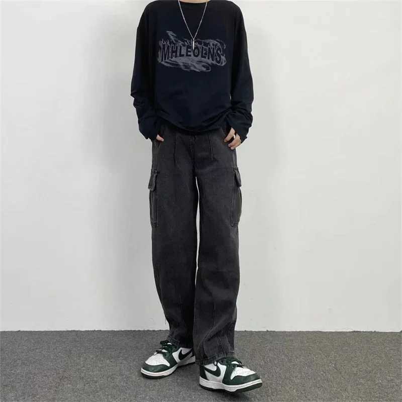 Baggy Wide Leg Jeans Mens Retro Big Pocket Loose Straight Cargo Pants Y2K Streetwear Fashion Korean Denim TrousersT250319