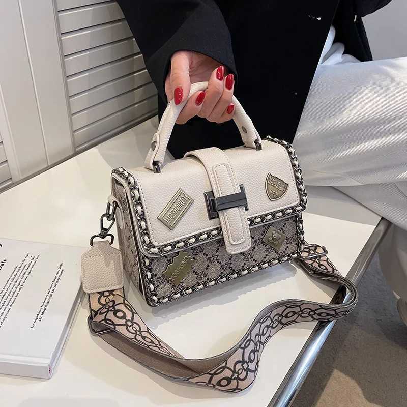 Simple student commuting handbag small square bag retro color collision girl shoulder bag fashionable splicing girl cross bag car street Y250319