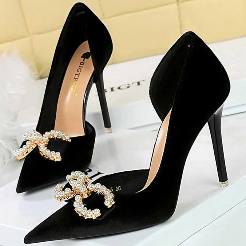 Party pump 10.5cm thin high shallow toe Witt side hollow pearl Rhine buckle womens shoes Y250319