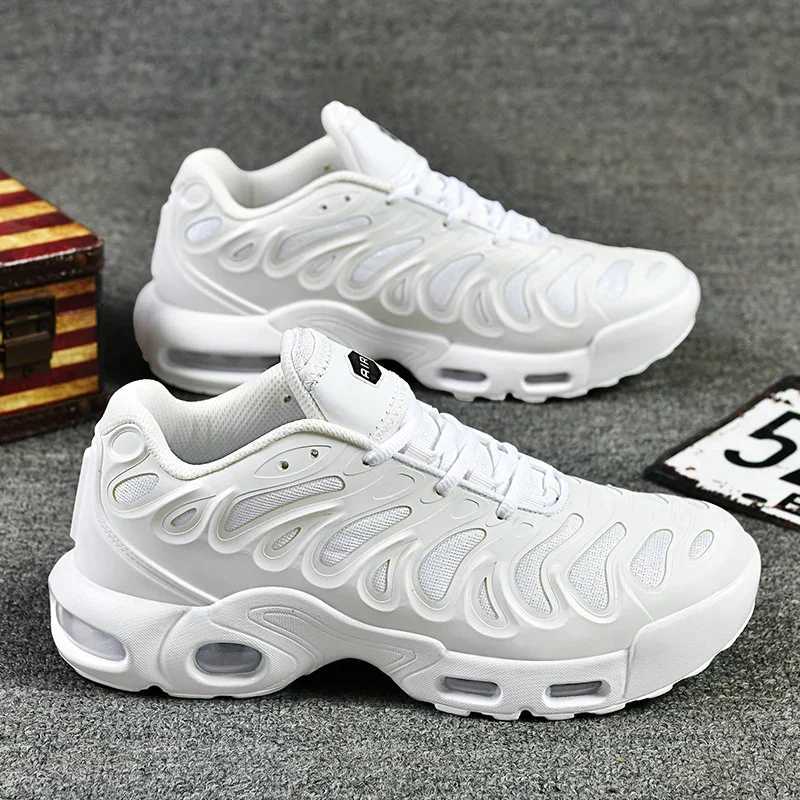 Mens running shoe brand outdoor jogging strap comfortable walking breathable fashionable and casual sports shoes blade casual shoesW250320