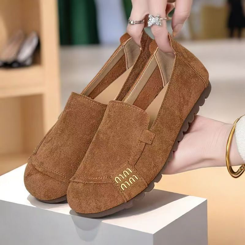 2025 New Soft soled Women's Bean Shoes, Flat Bottom, Anti slip, Comfortable, Single Foot Skirting, Designer Fashion Women's Shoes