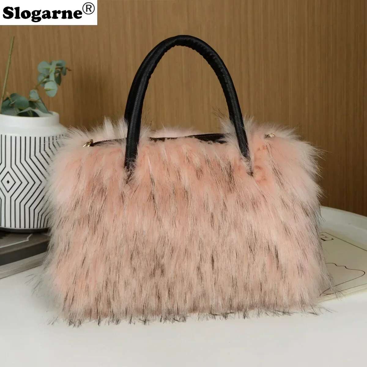2024 New Raccoon Bags Women Fashion Portable Faux Fur Handbags Winter Soft Warm Bag Girls Fluffy Large Capacity Tote Purse
