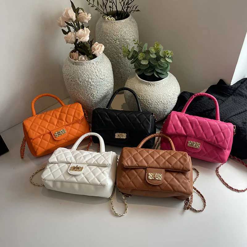 Quiltednew arrived at the fashion chain cross bag trendy texture backpack small square bag Y250319