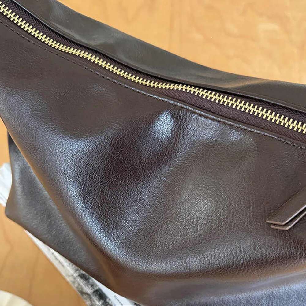 Women Casual Single Shoulder Bags 2025 New Korean Style Large Capacity Square Totes Lady Commuter Shopping Pack Crossbody Bag