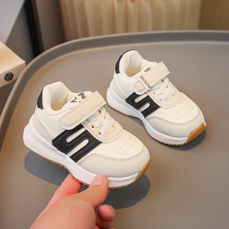 Childrens breathable sports shoes soft soled casual school boys and girls spring summer fashion 250319