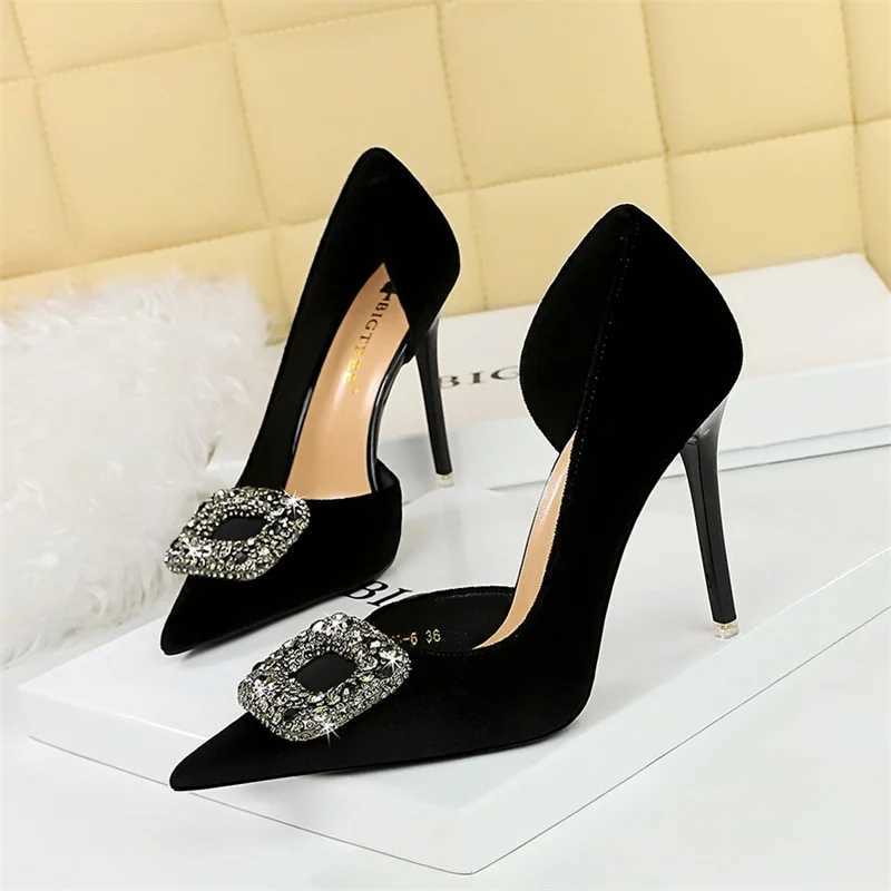 Wen Super High Veet Pump Shallow Mouth Upper Hollow Heart Rhine Crystal Buckle Purple Shoes Y250319