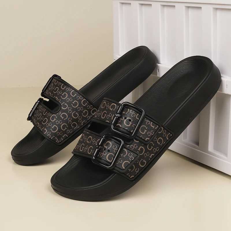 Mens leather sandals foldable mens sandals household slippers mens summer shoes mens slippers flip cover Y250320