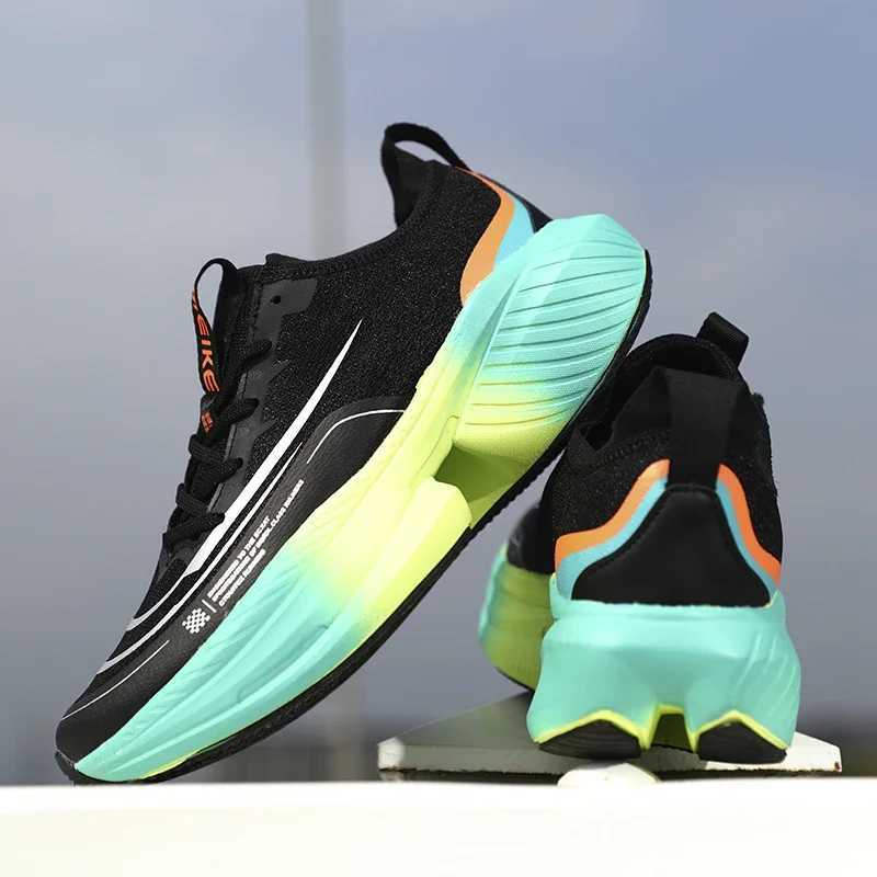 Soft padded mens running shoes womens original marathon outdoor jogging net breathable sports shoes mens comfortable sports training shoesW250320