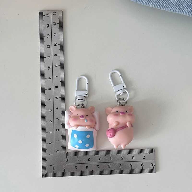 Cute and interesting 3D pig keychain Kawaii pig animal shaped keyring bag mobile phone pendant decoration accessoriesXJ250319