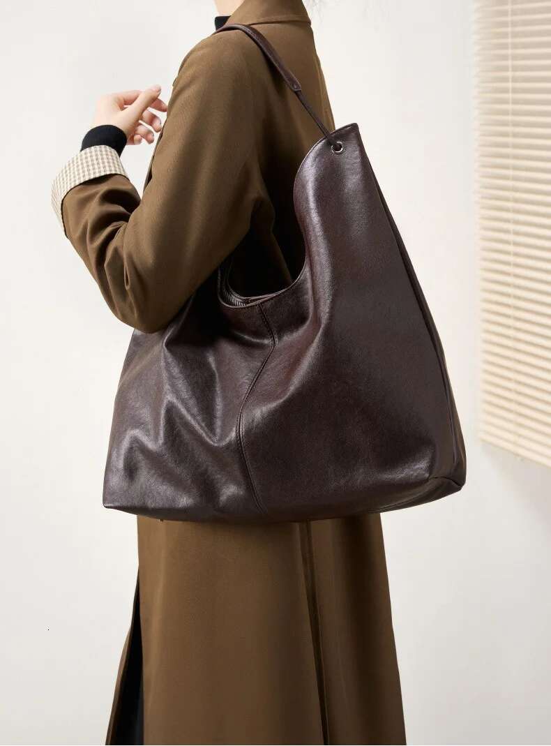 Chic Leather Handbag Tote For Women Vegetable Tanned Cowhide Shoulder Versatile Large Capacity Work Shopper Underarm Bag