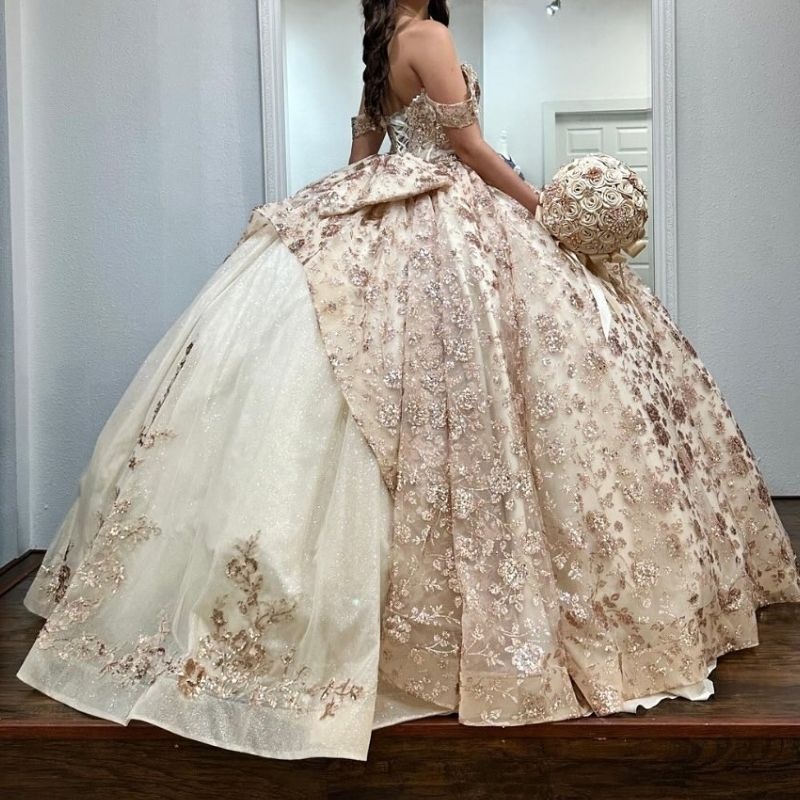 Champagne Shiny Quinceanera Dresses Sweetheart Off Shoulder Sequin Appliques Lace Beads Bow Tull Sweet 16 Dress Vestidos De 15 Anos