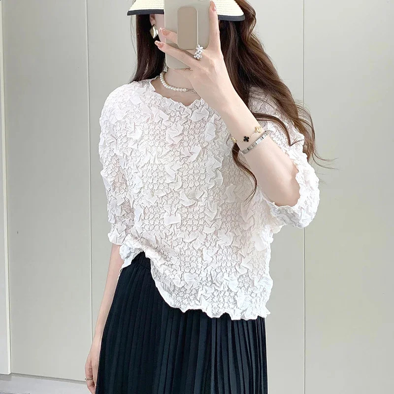 Miyake Temperment Pleated Top for Womens 2025 Summer Embroidered n High Quality Short Sleeve Tshirt 250312