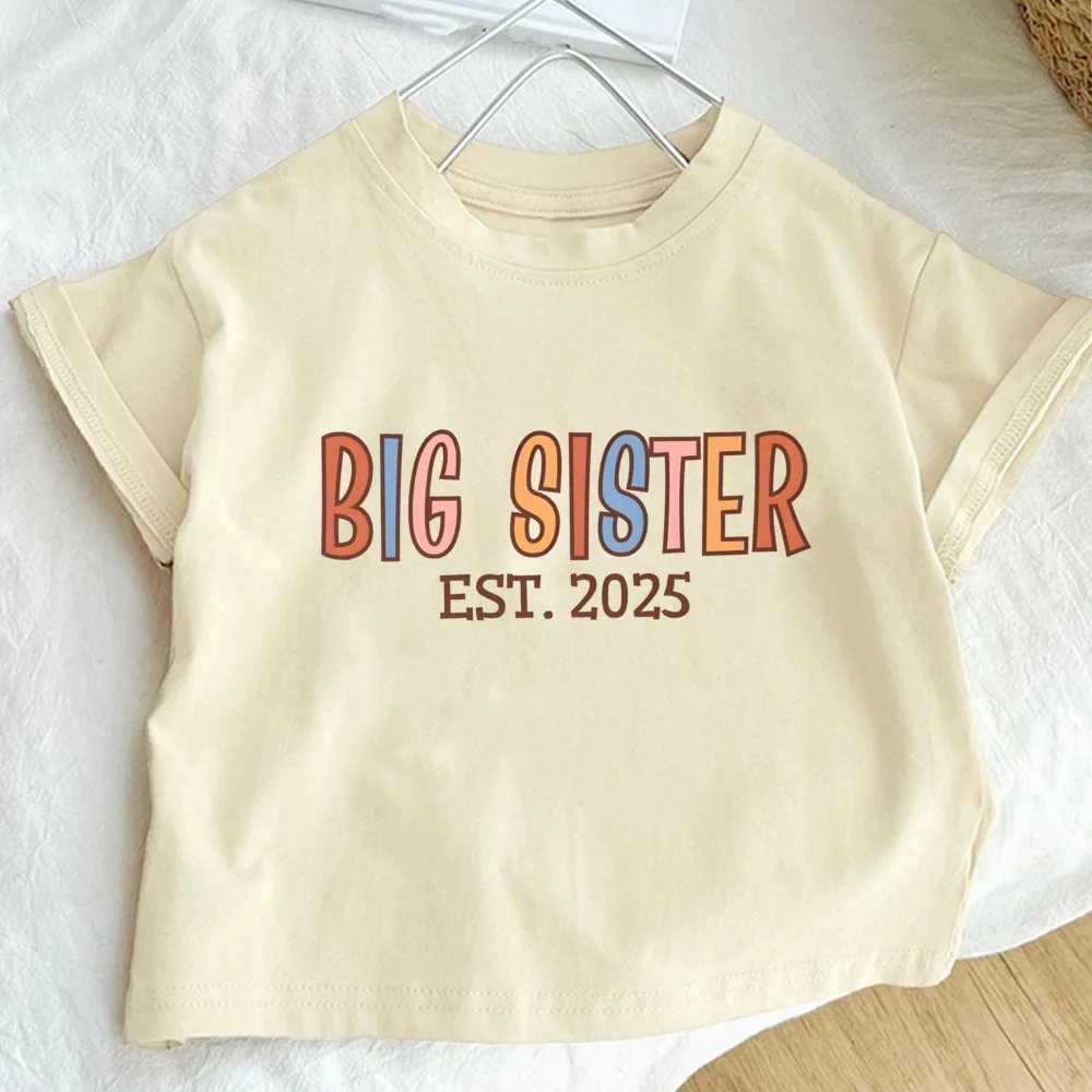 Big Sister 2025 Printed Retro Childrens T-shirt Pregnancy Announcement T-shirt Casual Fashion Short Sleeve Childrens T-shirt Summer ClothingT250320