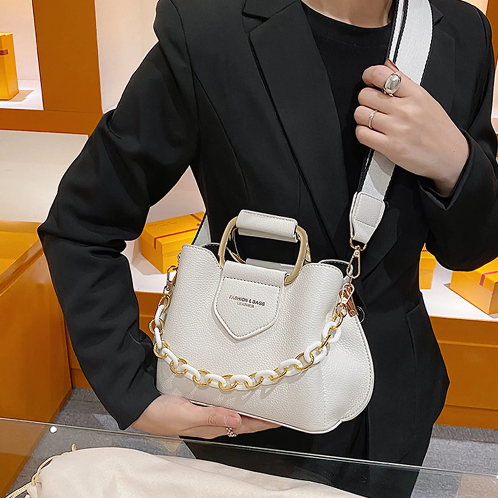 Solid Acrylic Chain Pu Vertical Pillow Bag Trend Personalized One Shoulder Crossbody Bag Womens Bag Mochilas For Women 250318