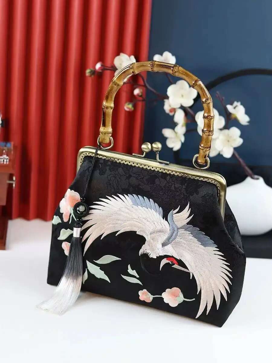 Urious And Elegant Embroidered Silk Geometric Pattern Chinese Style Bamboo Handle Gift Bag For Middle-Aged Mother With Tassel
