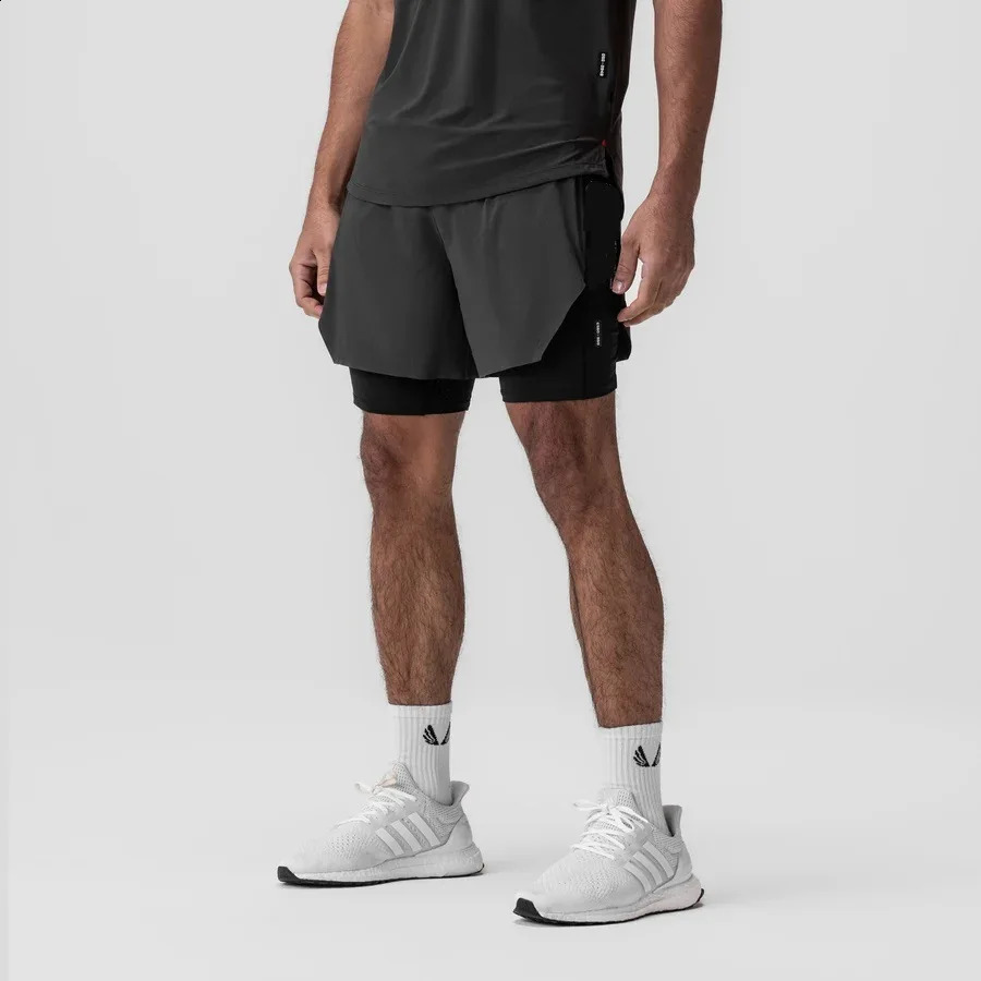 Summer Vacation Two Run Quick Dry Sports Shorts Mens Basketball Fitness Marathon Off Road Training Quarter Pants 250319