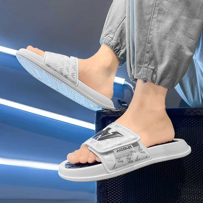 2025 New Summer Mens Fiable Flip-Flops Versatile N-Slip Mens Slippers Y250320