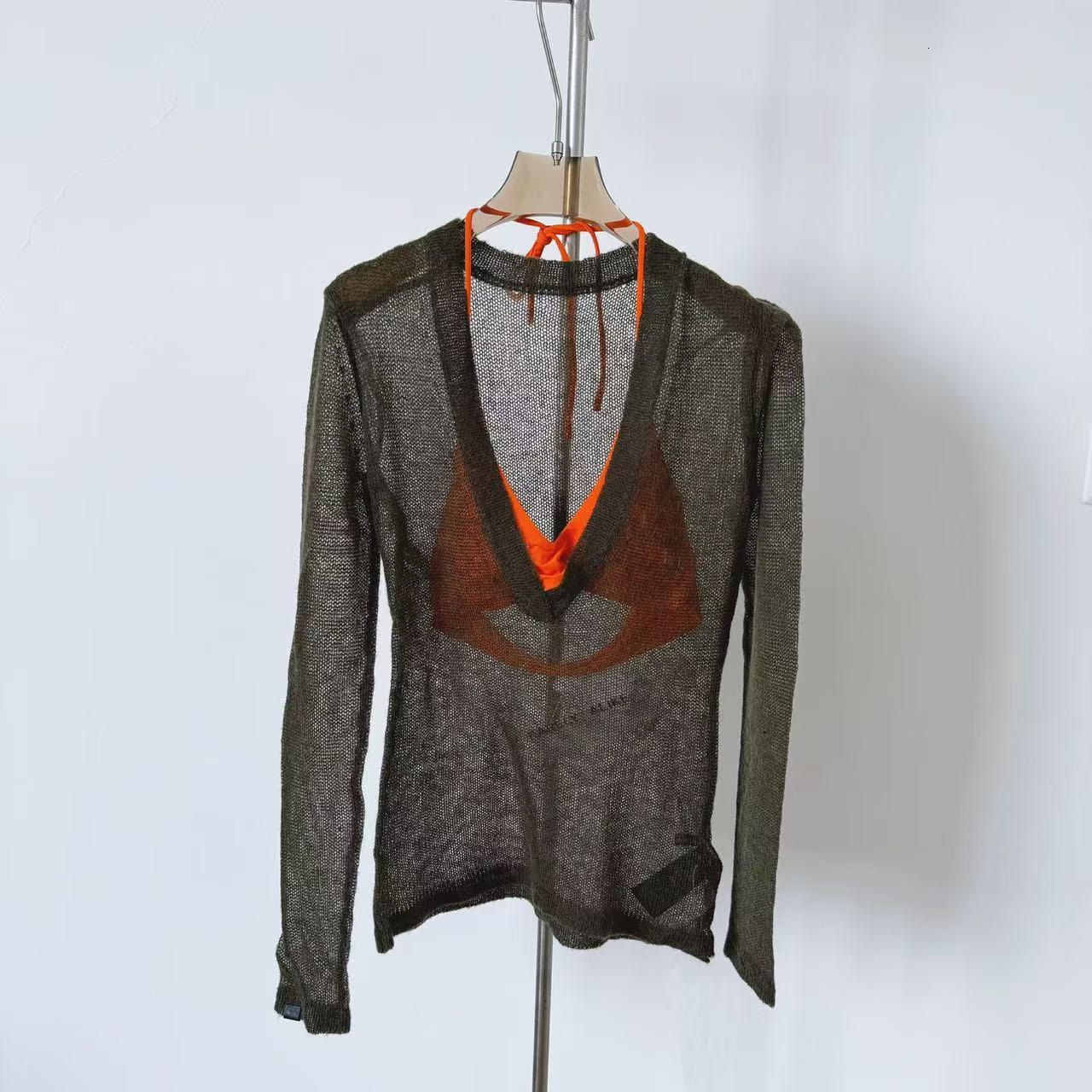 Spicy girl style correct version wool short V-neck contrasting tassel knitted cardigan