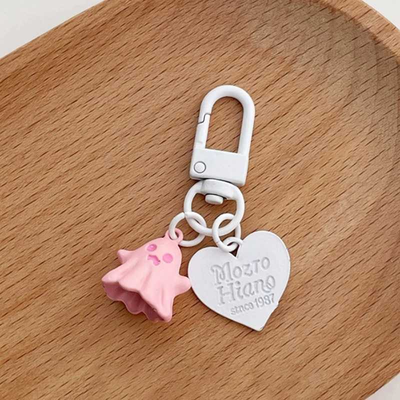 Little Ghost Keychain Halloween Ghost Love Pendant Fashion Mobile Talisman Car Key Accessories Friends GiftXJ250319