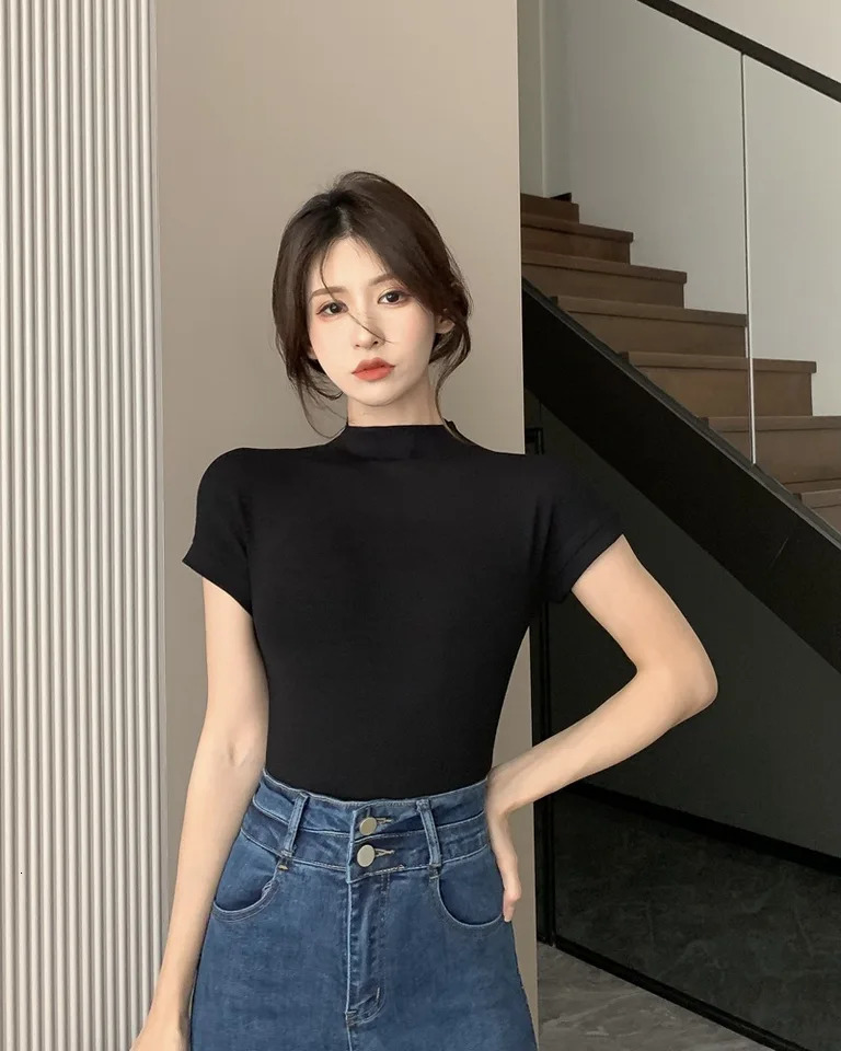 Korean Fashion Basic Crop Top Lady Short Sleeve Crewneck Skinny T-shirt Summer Tee for Women Vintage Top Harajuku Y2k Streetwear 250320