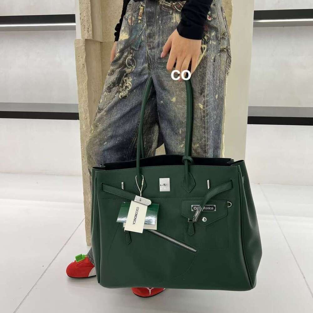 Designer Lock Wings Tote Bag Large Capacity Commuting Genuine Leather Locomotive Versatile Women Shoulder Handbag