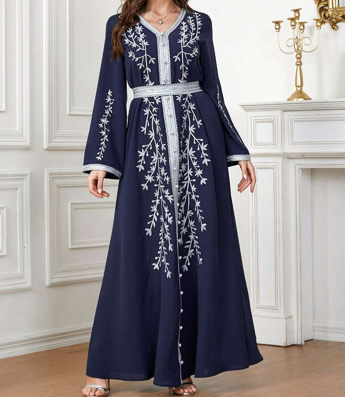 Zd074 Slim Fit Muslim Robe Loose Embroidered Skirt Long Sleeved Dress