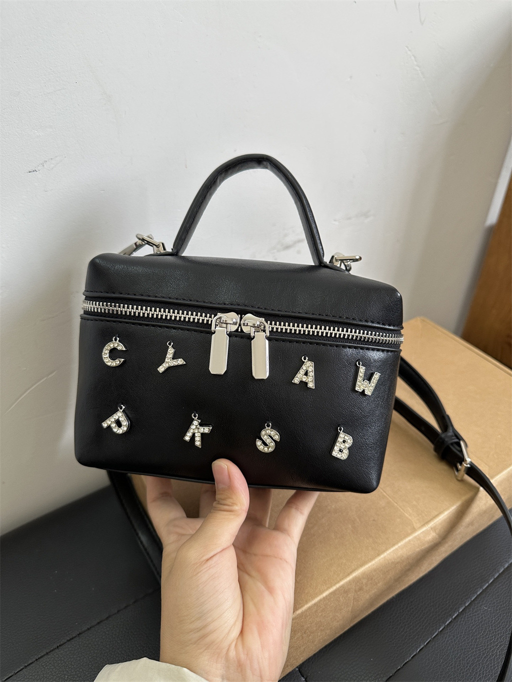 Ins New Box With High-End Feel, Diamond Studded Letter Bag, Fashionable And Simple Crossbody Bag