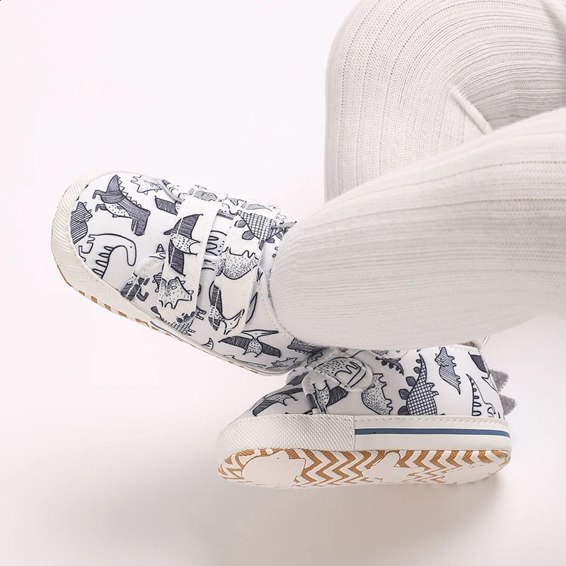 Baby Girls Boys Shoes Soft Sole Infant Sneakers Dinosaur Toddler Prewalker Camouflage born Cozy Slip-on First Walker Crib Sho 250319