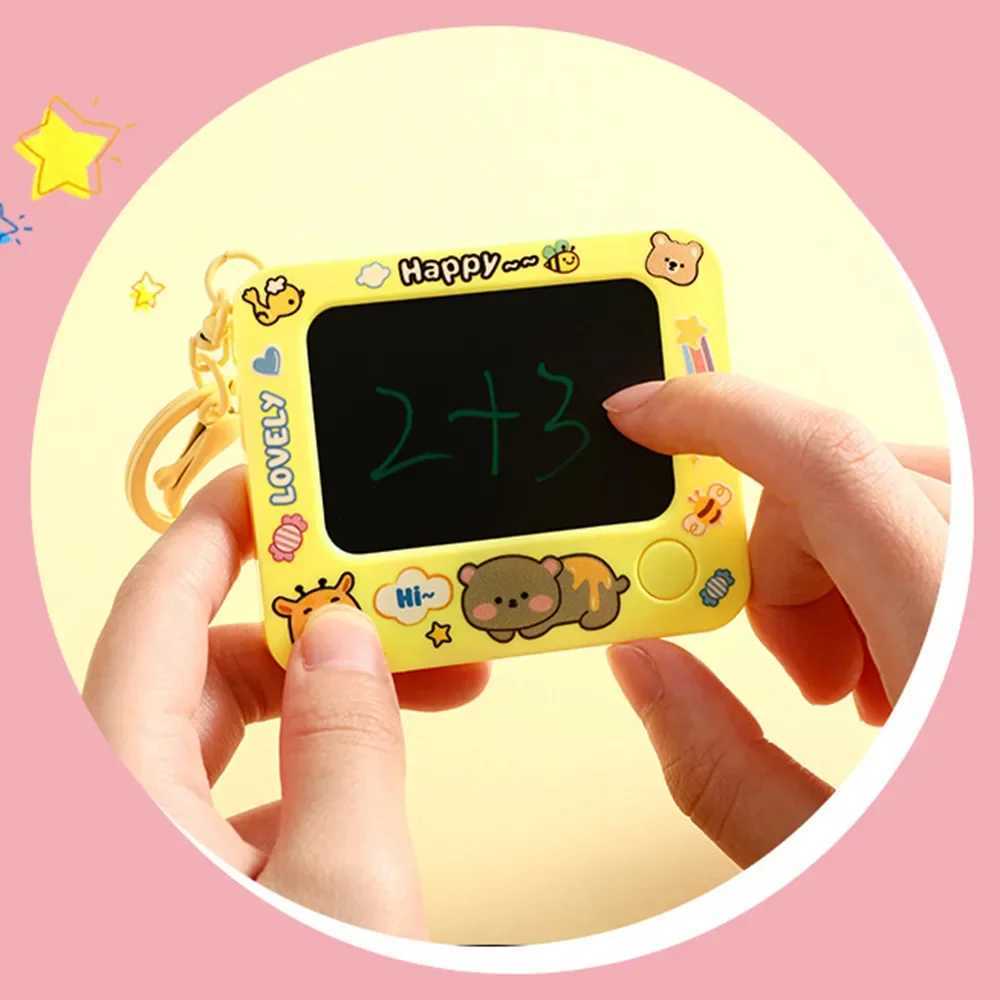 Creative mini graffiti board keychain one click cleaning DIY painting keychain student backpack pendantXJ250319