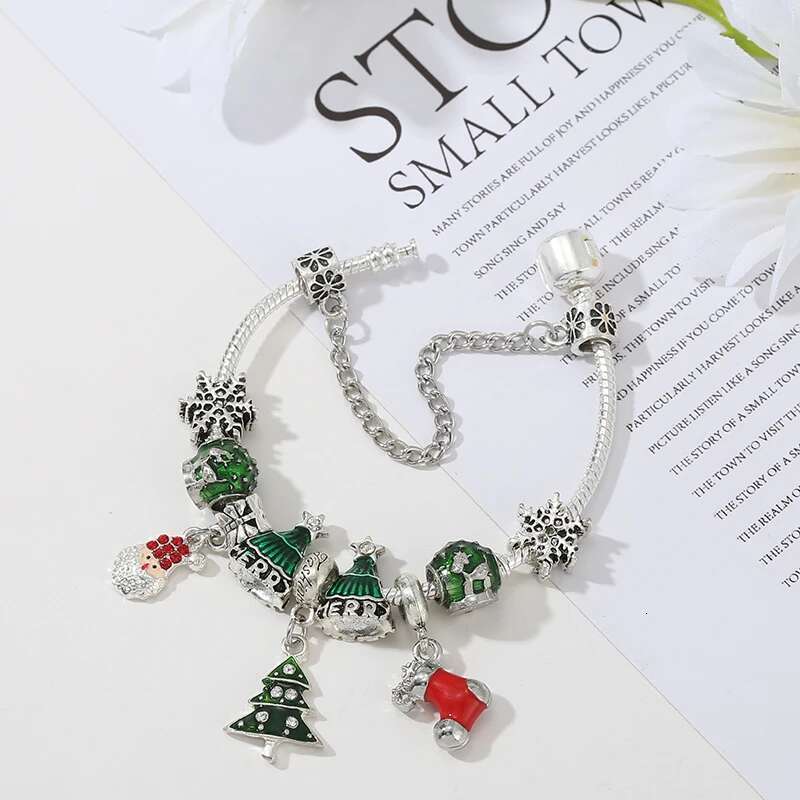 Green Christmas Tree Beads Pendant Charm Bracelets With Silver Color Chain Bracelets For Women Kids Xmas Jewelry Gift Hot Sale
