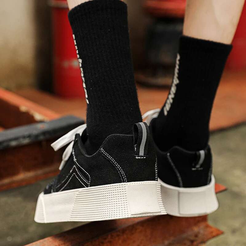 2025 New Men's Thick Bottom Anti slip and Wear resistant Casual Designer Fashion Sports Shoes for Men