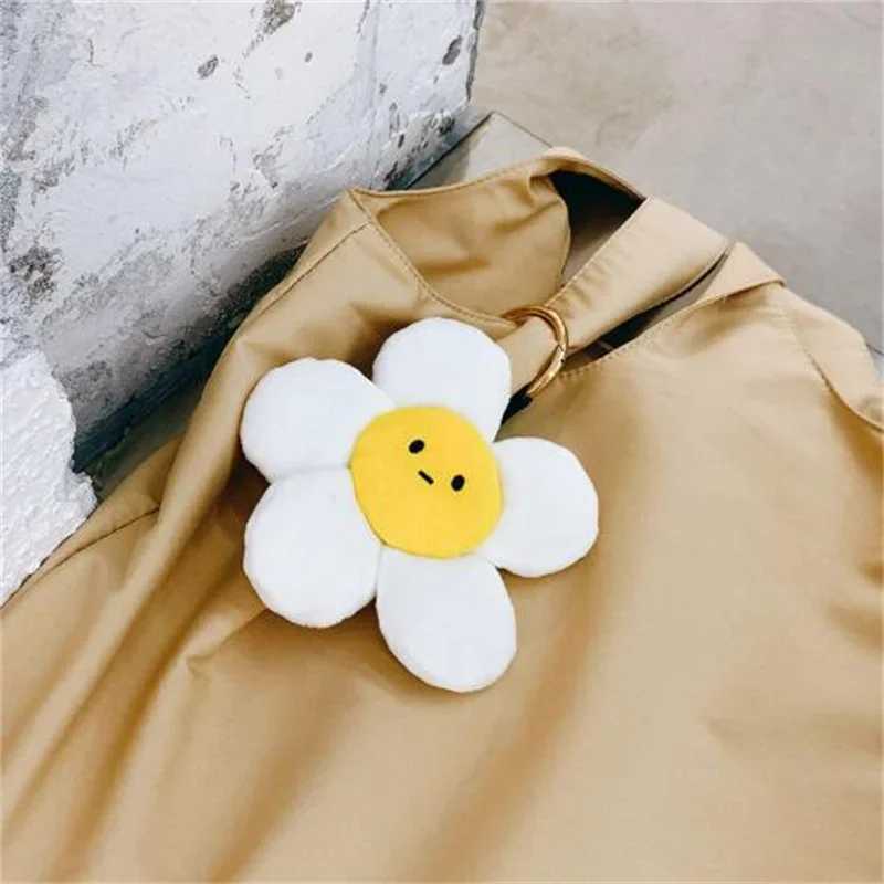 Cute Sun Flower Plush Keychains New Fluffy Charm Sunflower Key Ring on Bag Women Ladies Bag Pendant Accessories Keyring GiftXJ250319