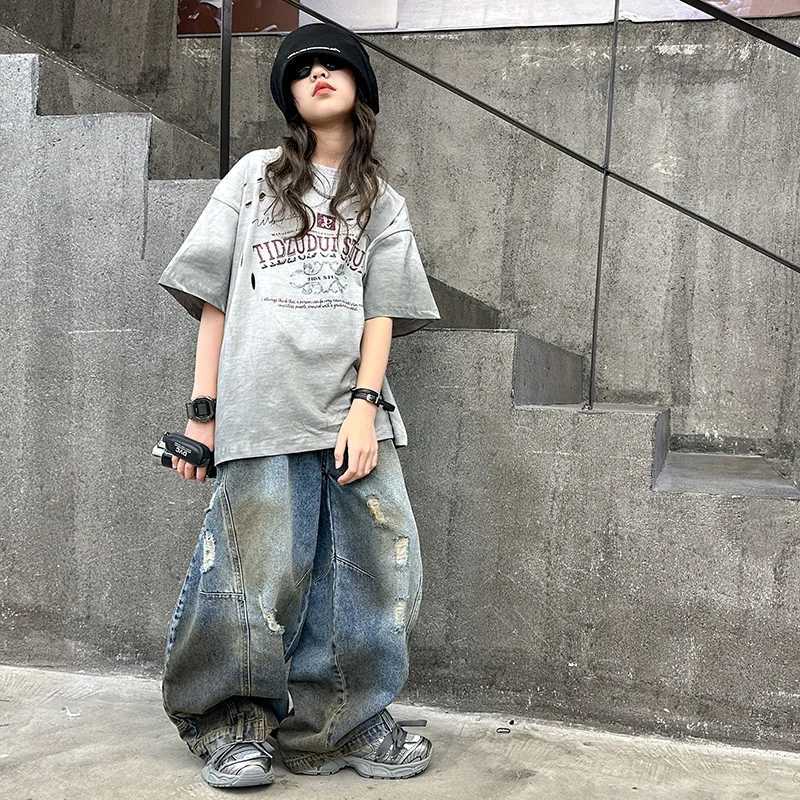 Cowboy childrens pants with loose fit and dirty wash design wide leg childrens jeans suitable for girls fashionable boys jeans Trousers niche wearT250