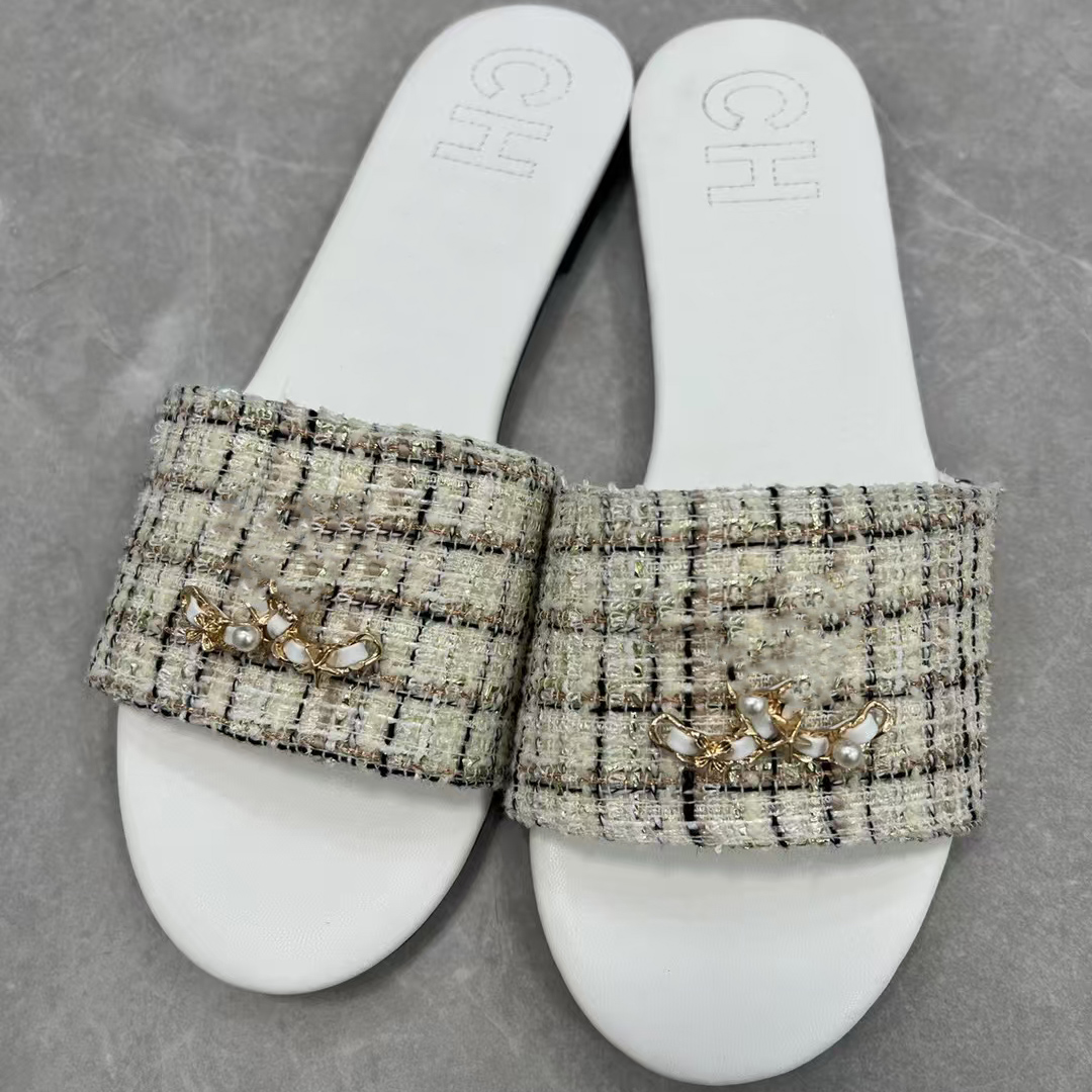 2025 paris Womens beach slides Leather Slippers Designer women lambskin Slides Fashion Summer Beach top slipper Larger Size 35-42
