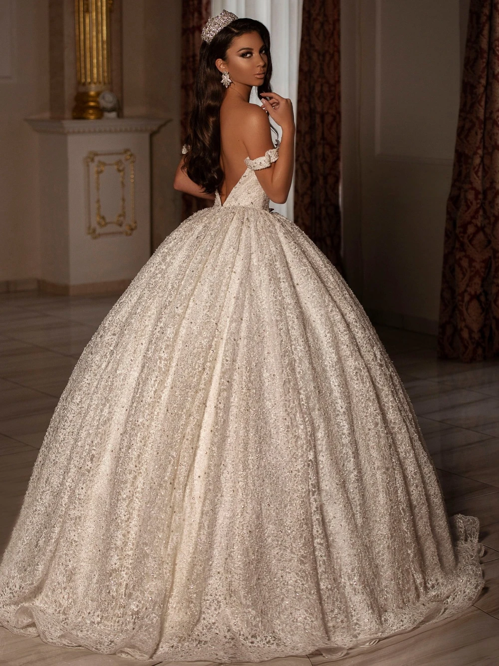 Gorgeous Women Wedding Off Shoulder Sleeveless Backless Bridal Gowns Sequins Crystal Sweep Train Dress Custom Made