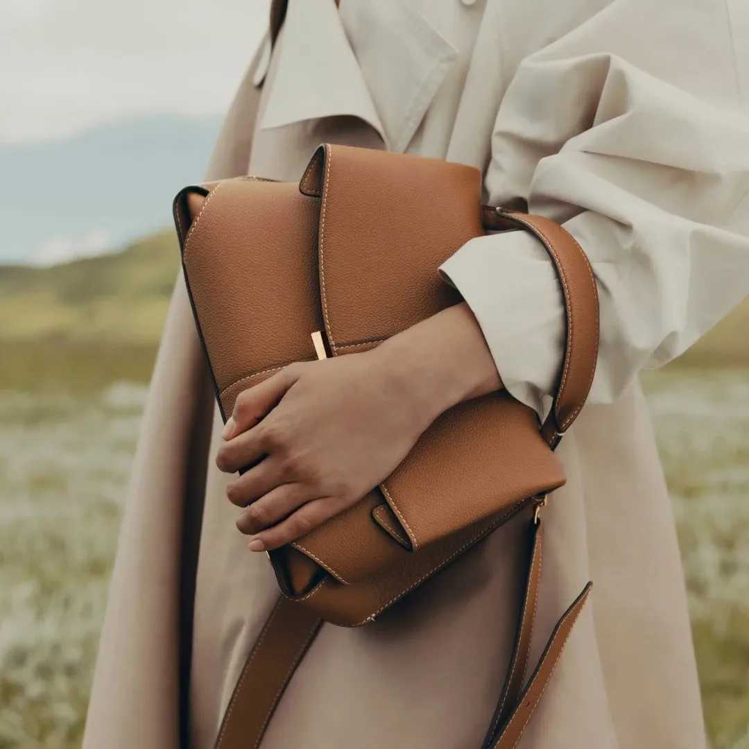 High end luxury leather bag with pleated design single shoulder large capacity commuting handbag Y250319