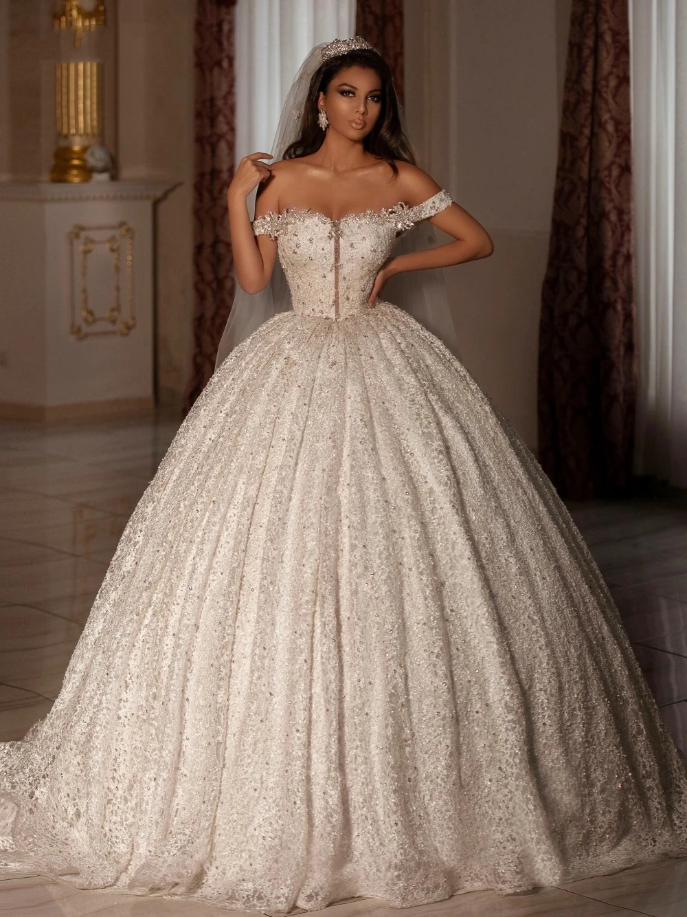 Gorgeous Women Wedding Off Shoulder Sleeveless Backless Bridal Gowns Sequins Crystal Sweep Train Dress Custom Made
