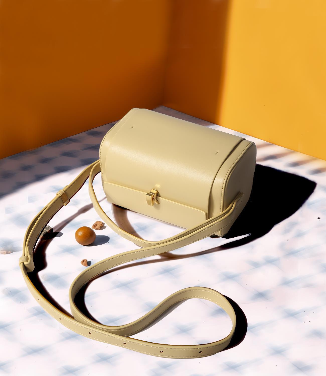 Women's New 2023 High Quality And Unique Brazilian Berry Purple Boston Box Small Square Single Shoulder Crossbody Bag